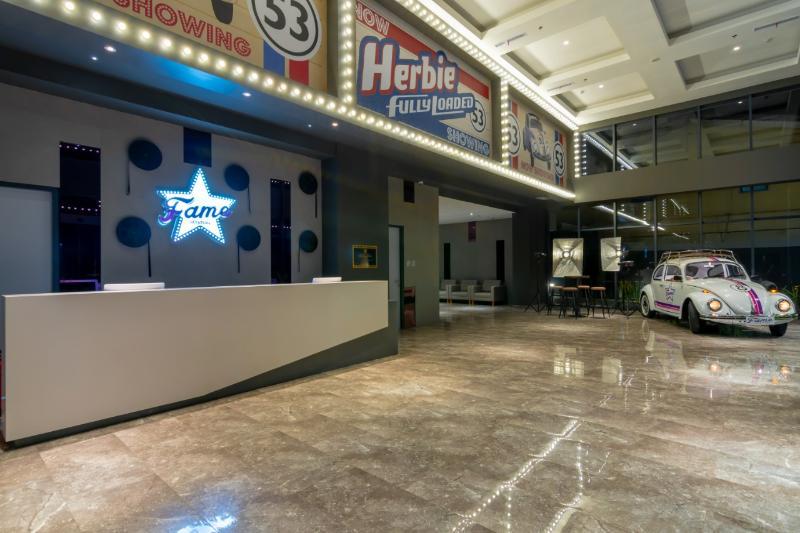Fox Hotel Джаяпура Экстерьер фото