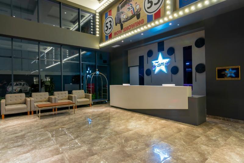 Fox Hotel Джаяпура Экстерьер фото